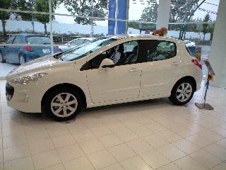 プジョー３０８Ｐｒｅｍｉｕｍ