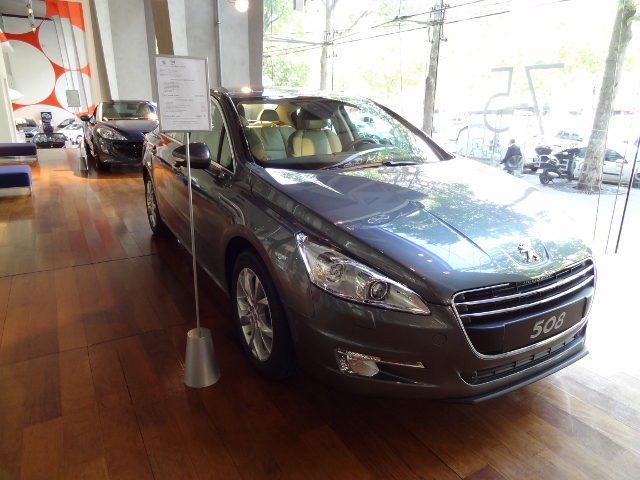 RCZ　LHD　RHD　試乗車ございます！！