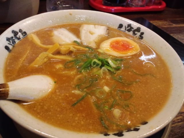 わたくしは醬油豚骨らーめんをチョイス！