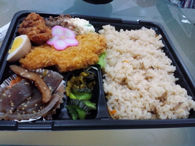 炊き込みご飯弁当