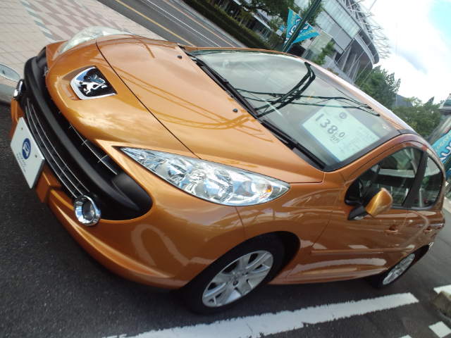あの207のマニュアル車!