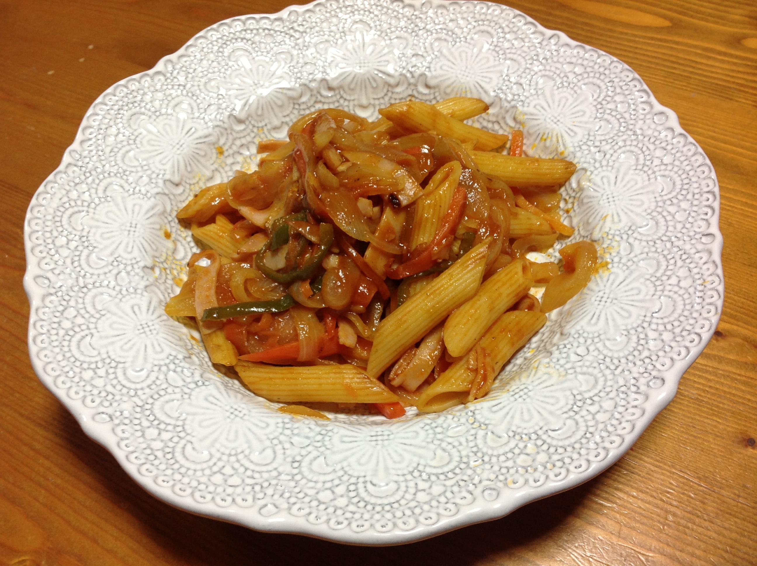 パスタサラダと煮しめ