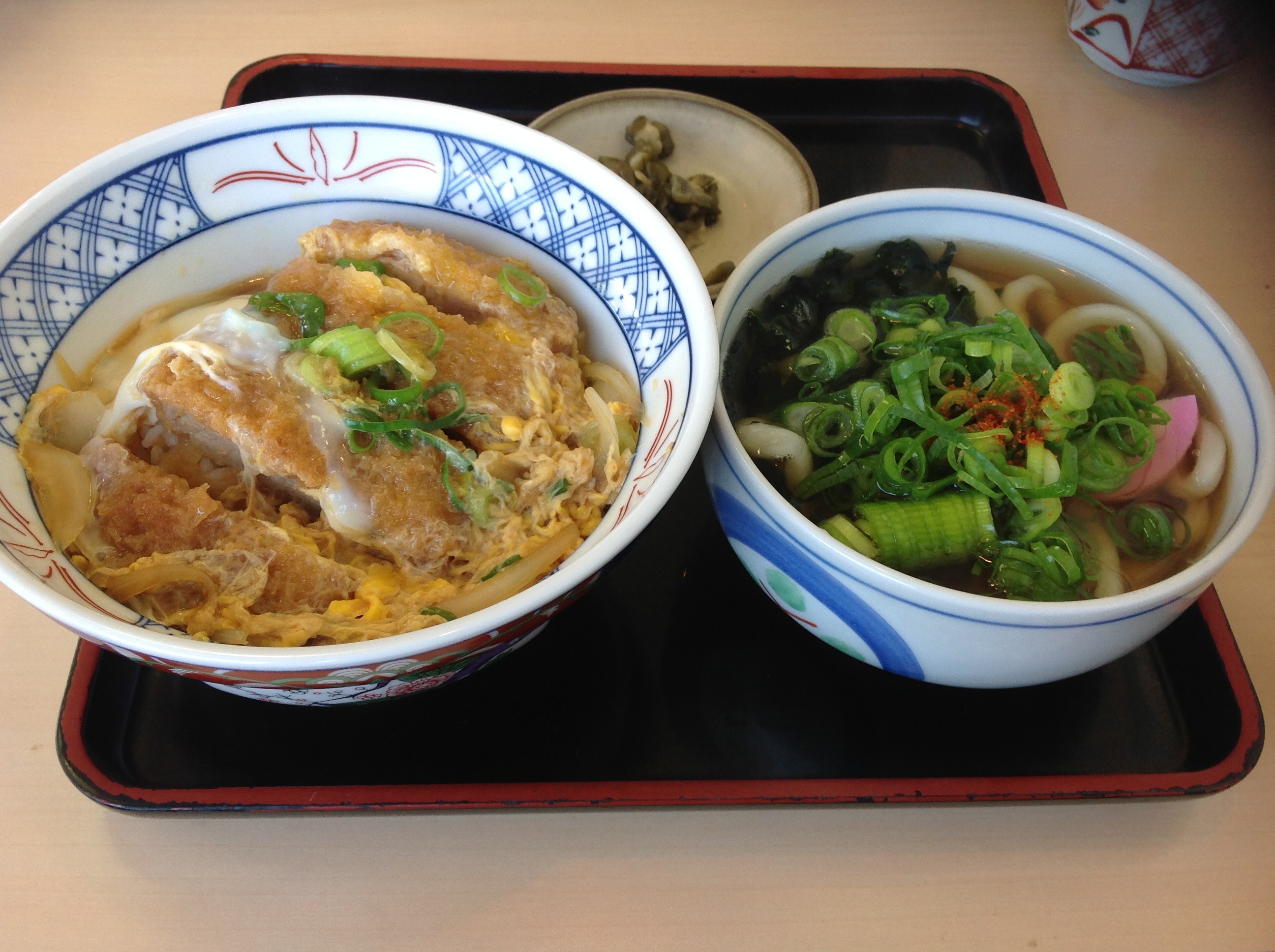 本日のランチはどんどんで