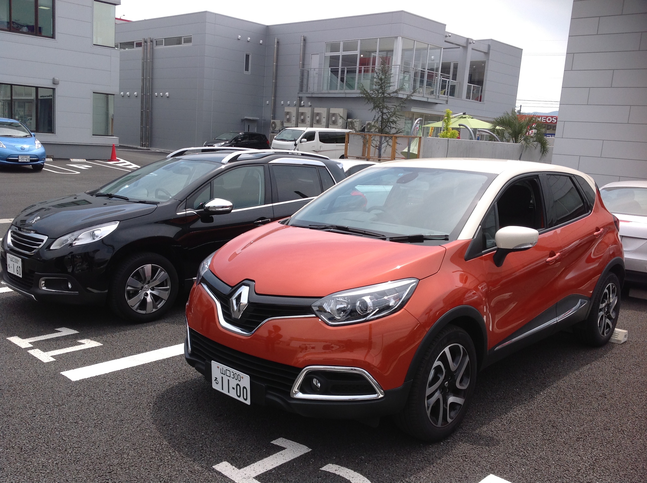 ルノー山口へキャプチャーの試乗で表敬訪問