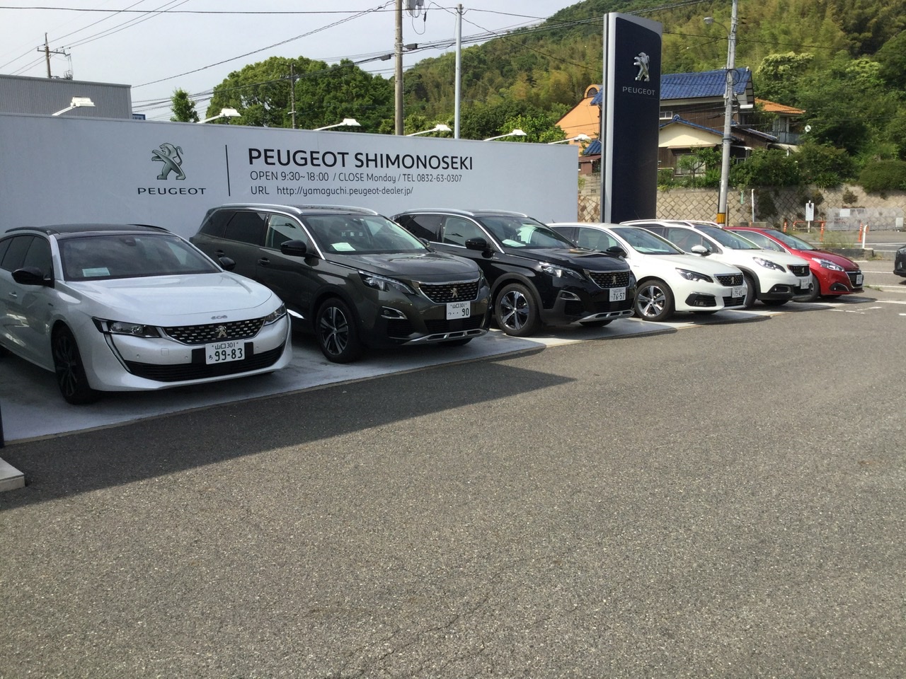 208から508迄勢揃いのPEUGEOT下関へ