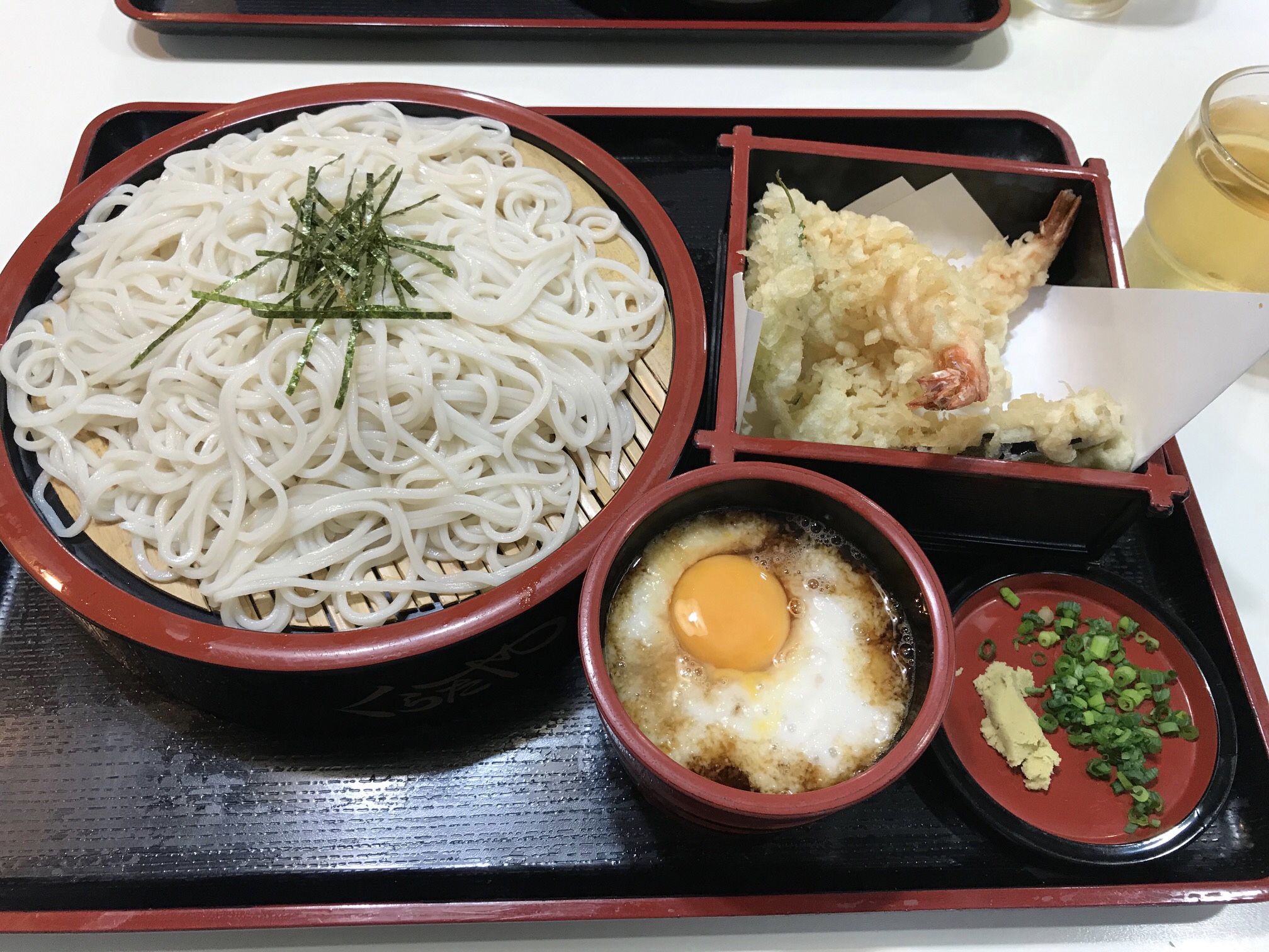 相変わらずいつものように天ざる蕎麦のつけとろ