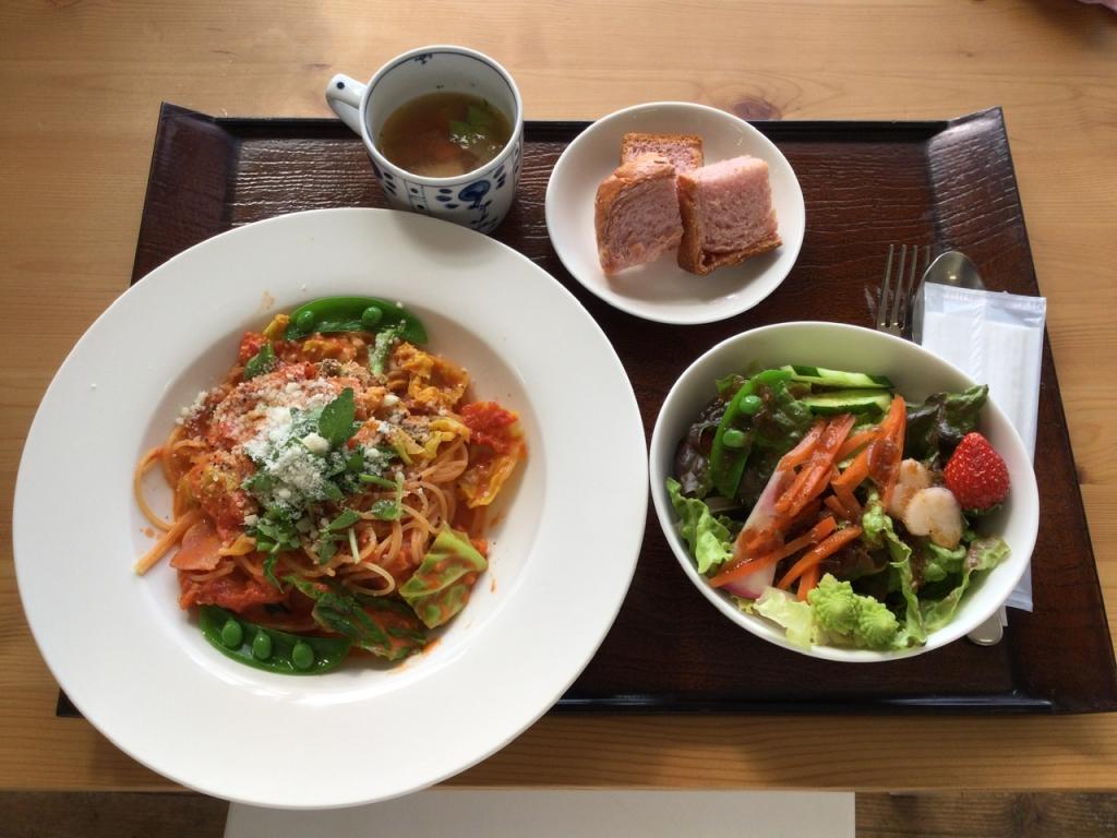 花の海でパスタランチ