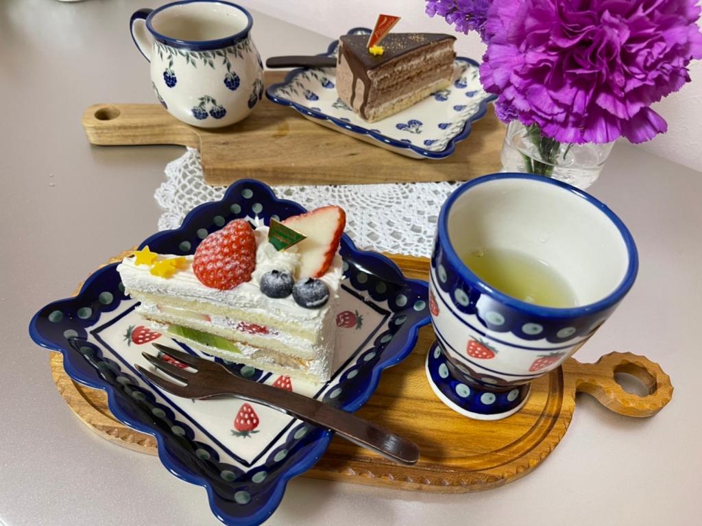 毎週月曜日はケーキの日